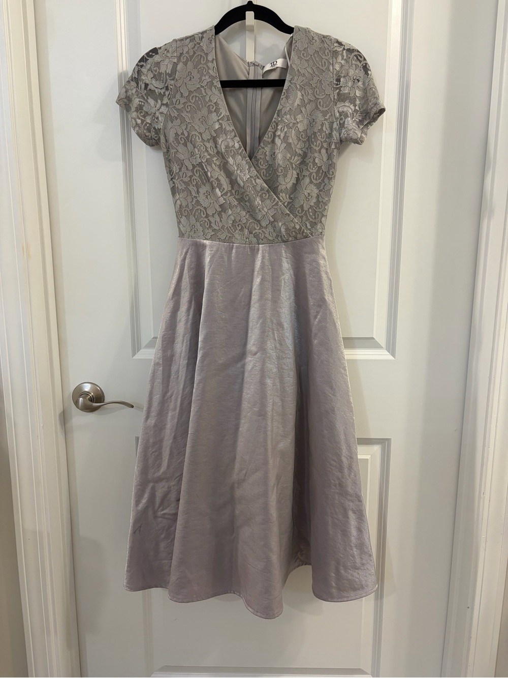 ASOS Lace and Satin Midi Dress - Light Silver/Gray - Size 4P - READ DESCRIPTION